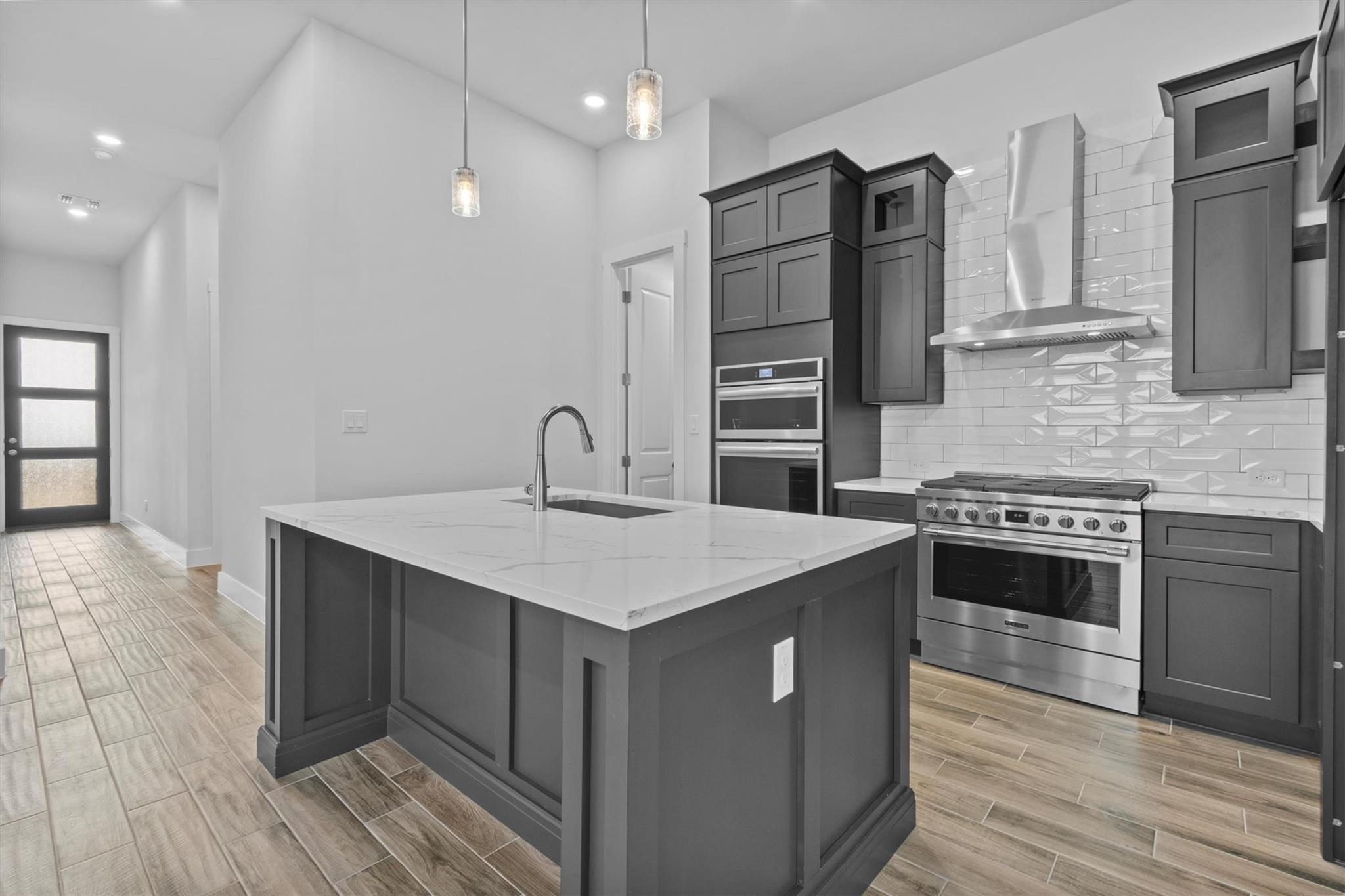 8521 Pine Muhly Dr, Lago Vista, TX 78645