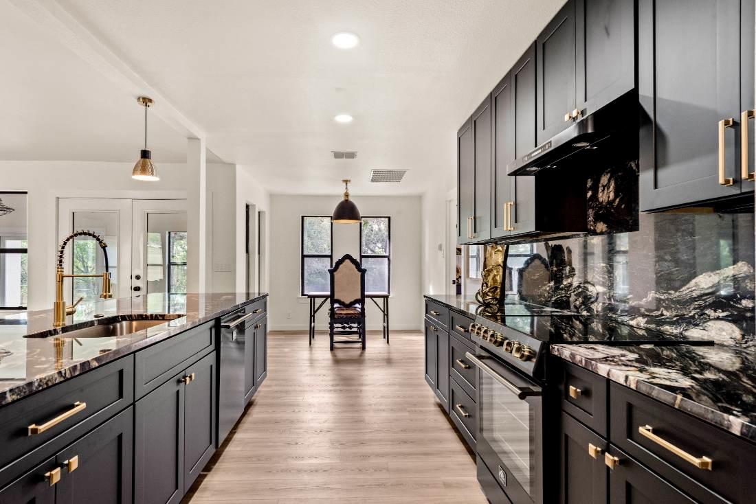 8401 Persimmon Grv, Austin, TX 78737