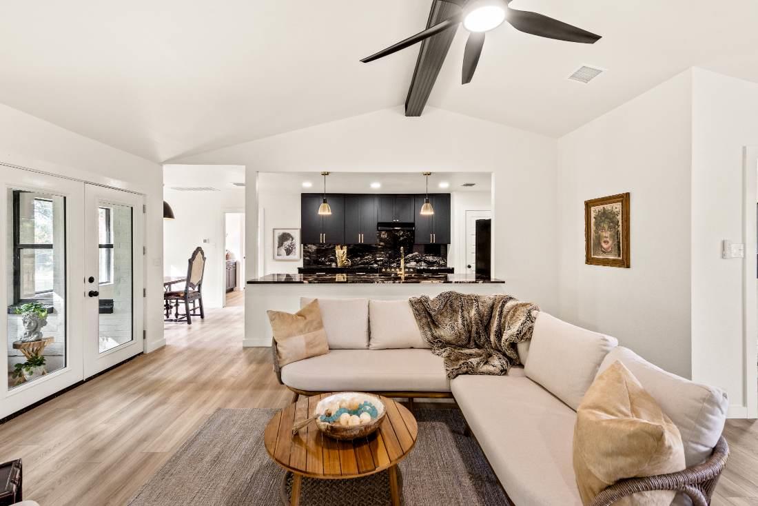 8401 Persimmon Grv, Austin, TX 78737