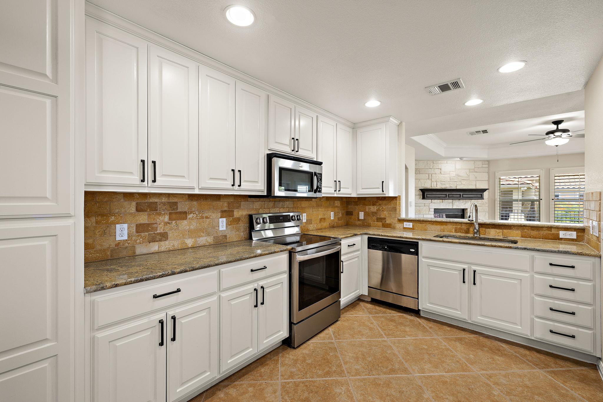 3608 Rockefeller Cv, Lago Vista, TX 78645
