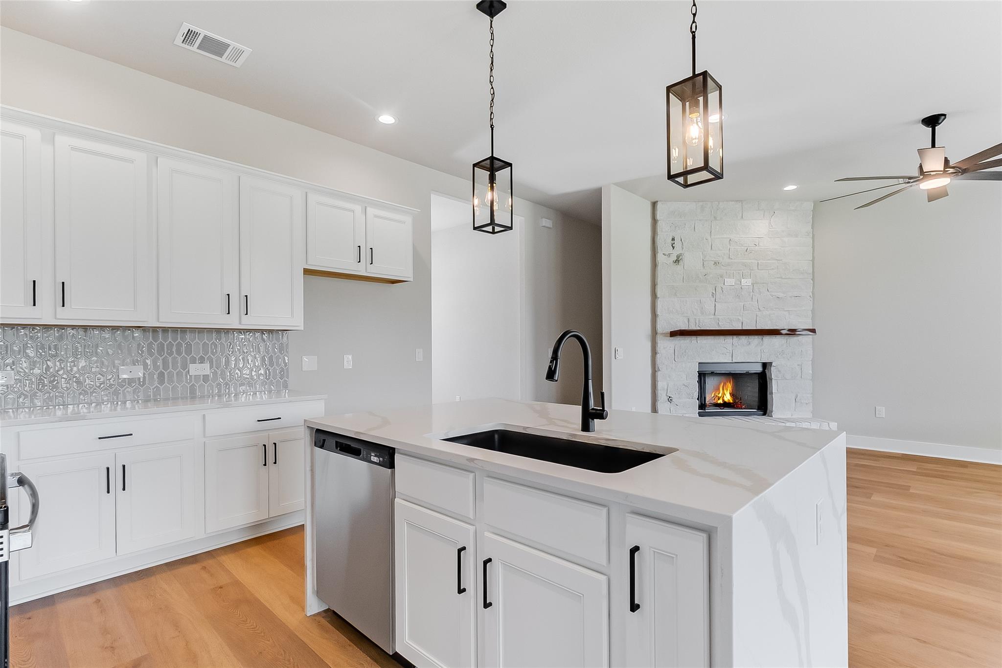 130 Draper Ln, Bertram, TX 78605