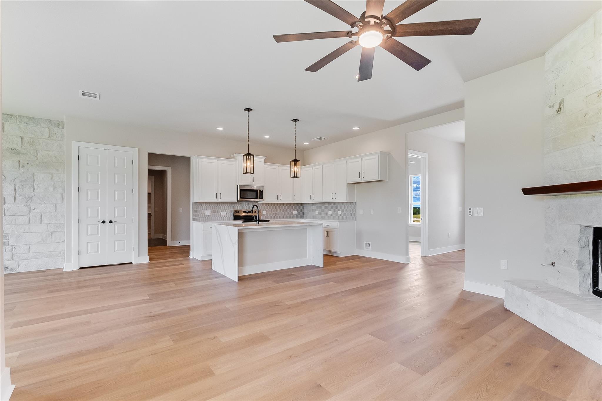 130 Draper Ln, Bertram, TX 78605