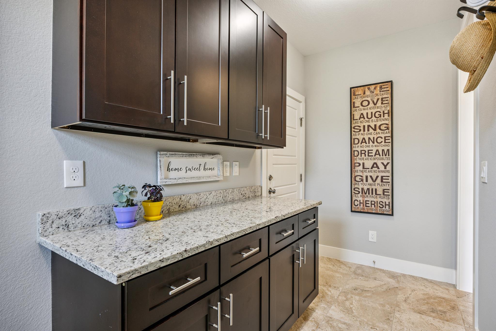 206 N Augusta Dr, Point Venture, TX 78645
