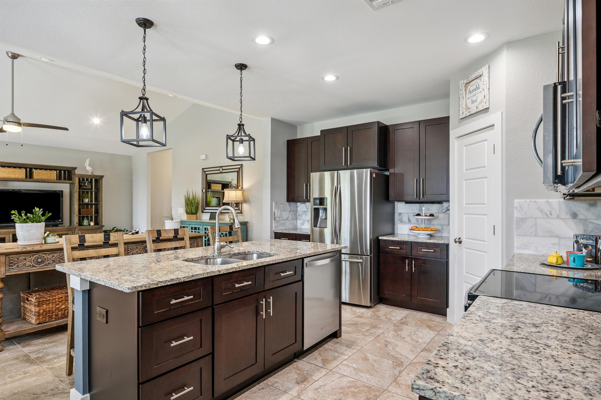 206 N Augusta Dr, Point Venture, TX 78645