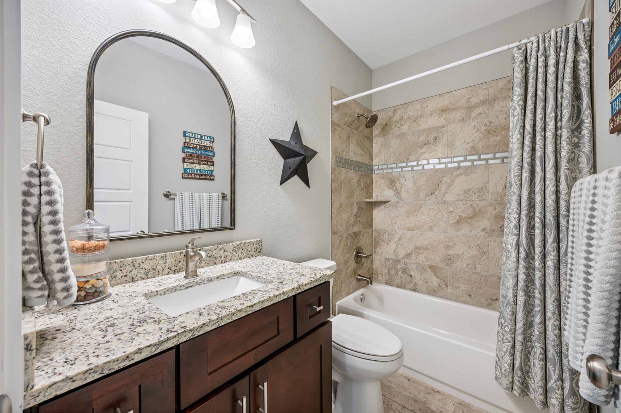 206 N Augusta Dr, Point Venture, TX 78645