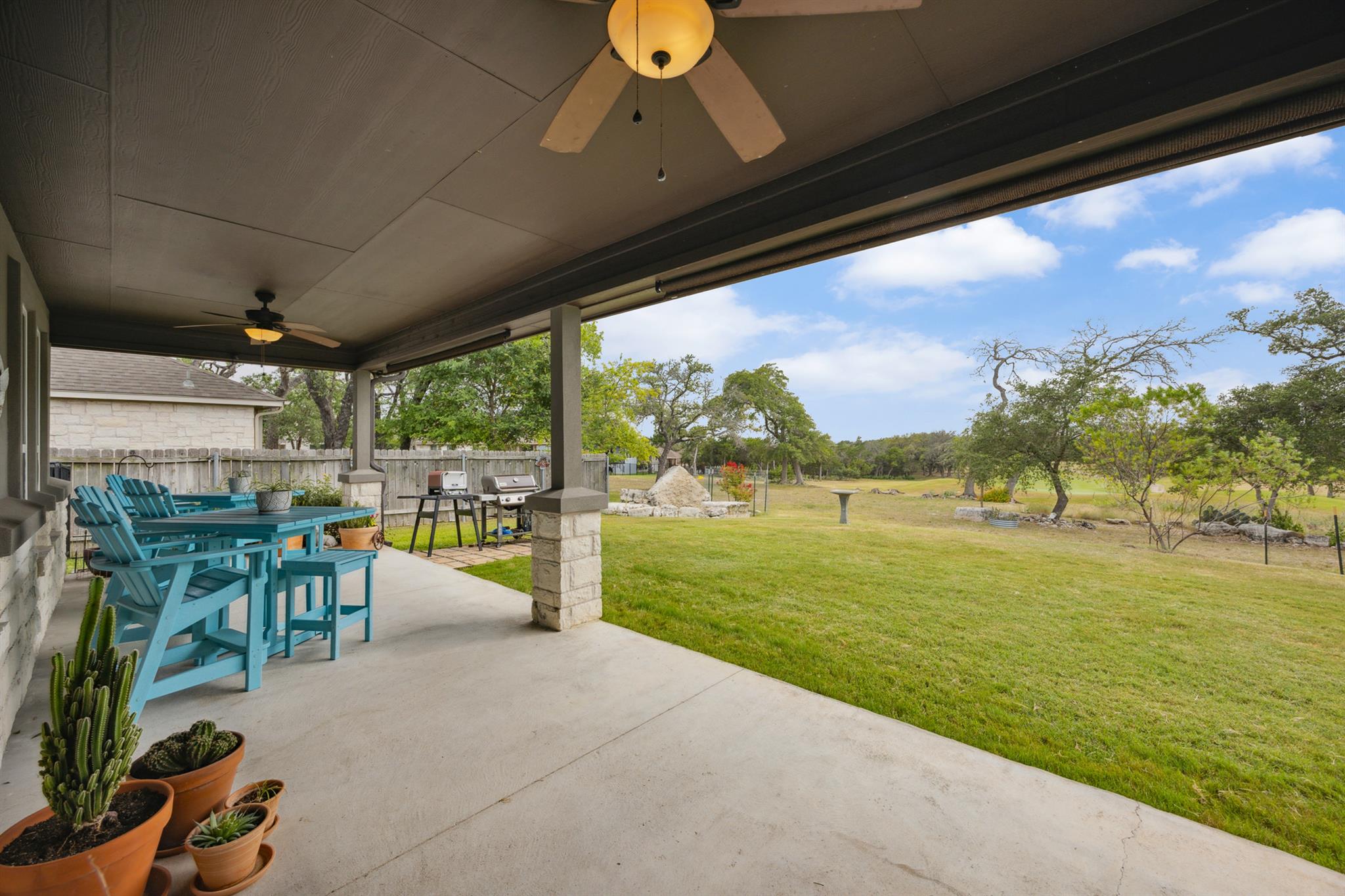 206 N Augusta Dr, Point Venture, TX 78645