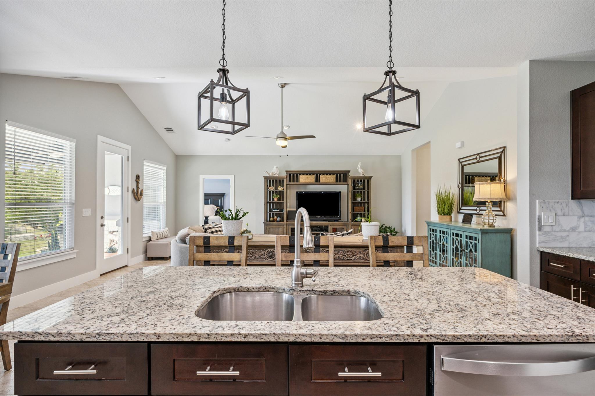 206 N Augusta Dr, Point Venture, TX 78645