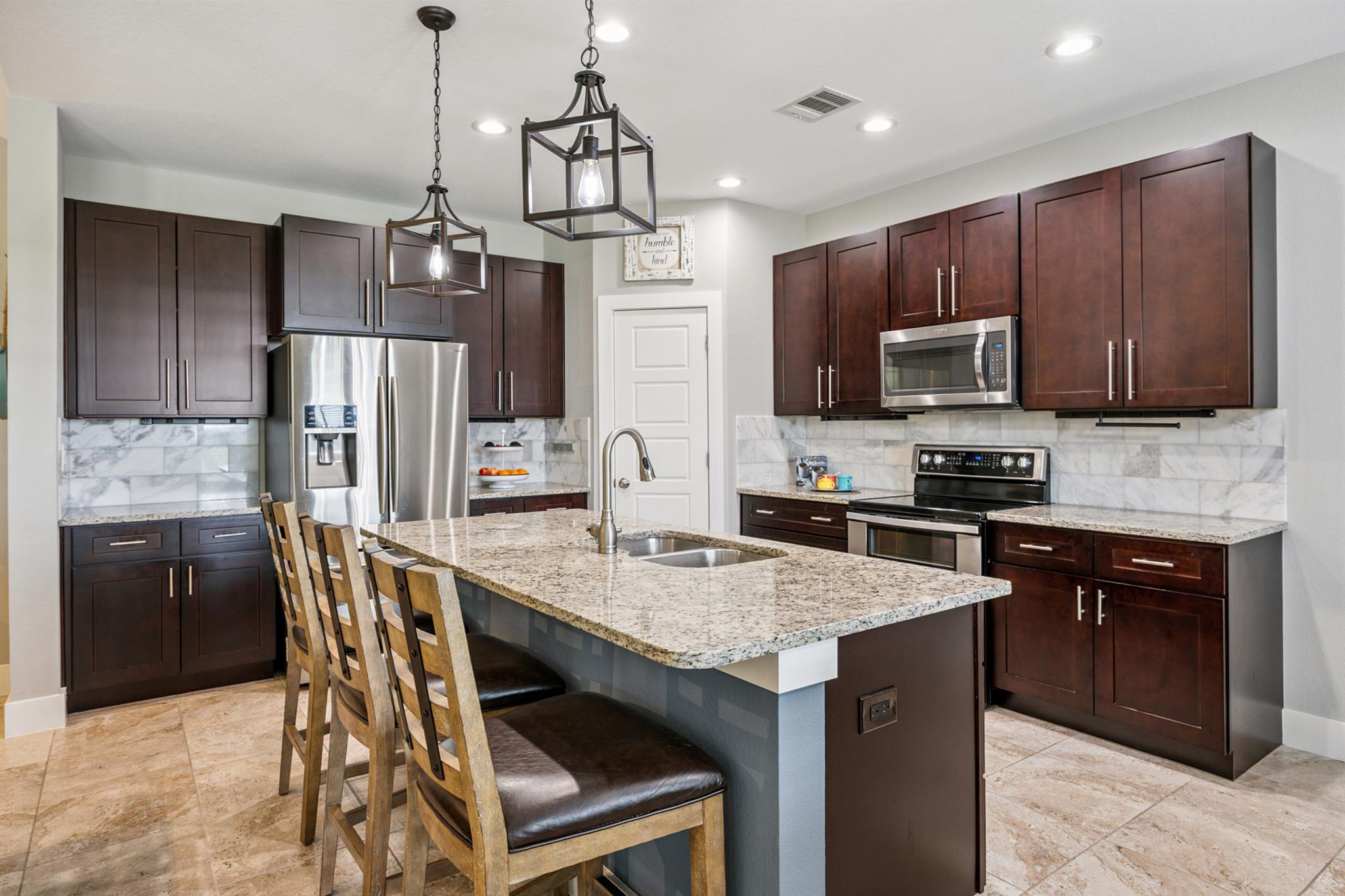 206 N Augusta Dr, Point Venture, TX 78645