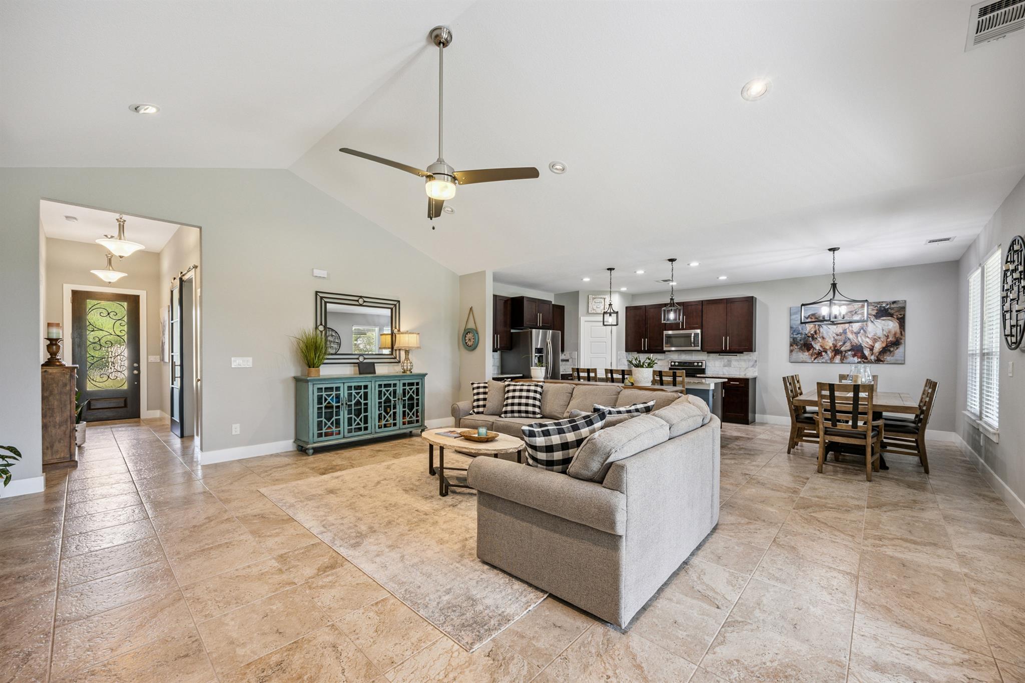 206 N Augusta Dr, Point Venture, TX 78645