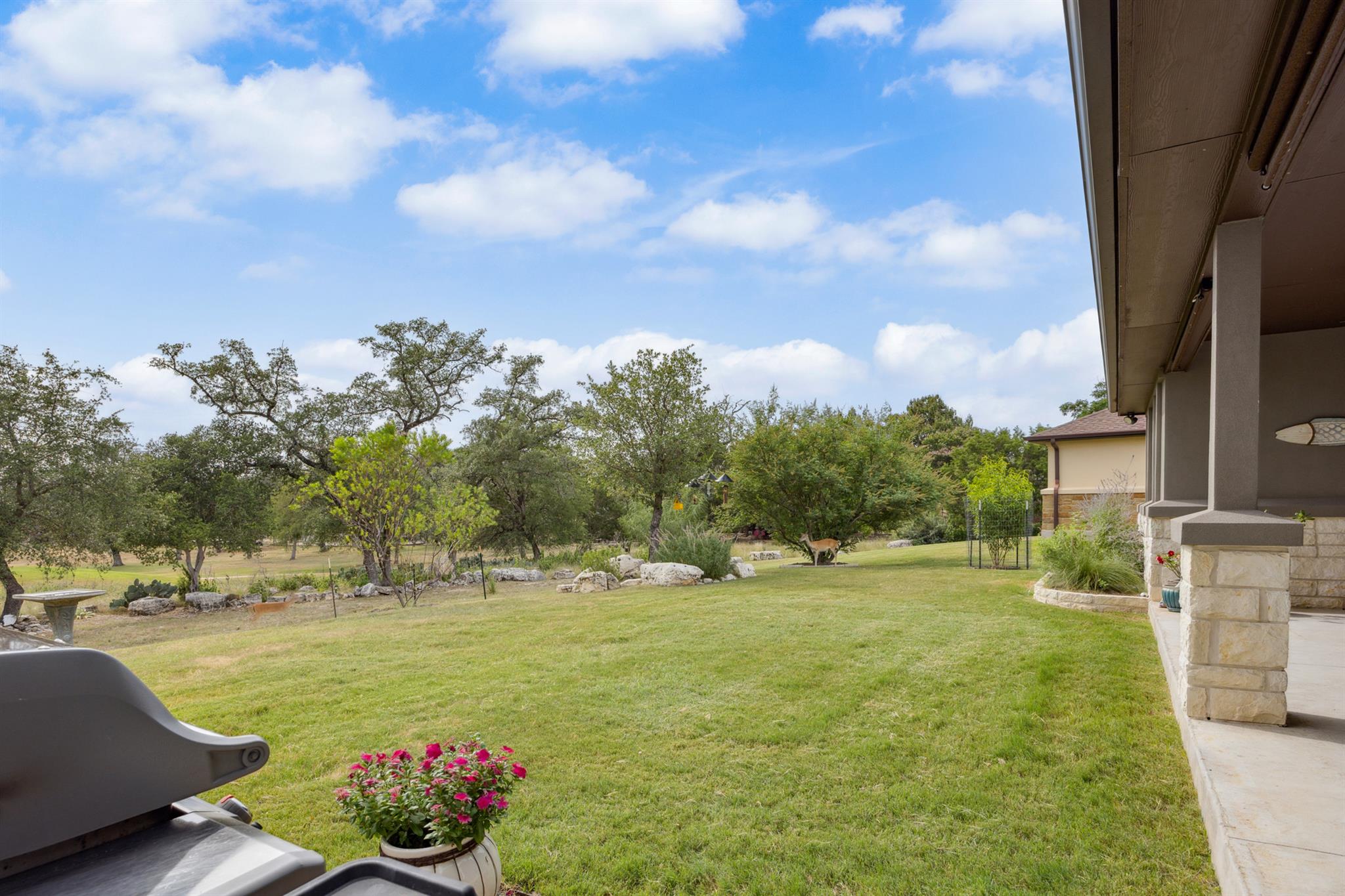 206 N Augusta Dr, Point Venture, TX 78645
