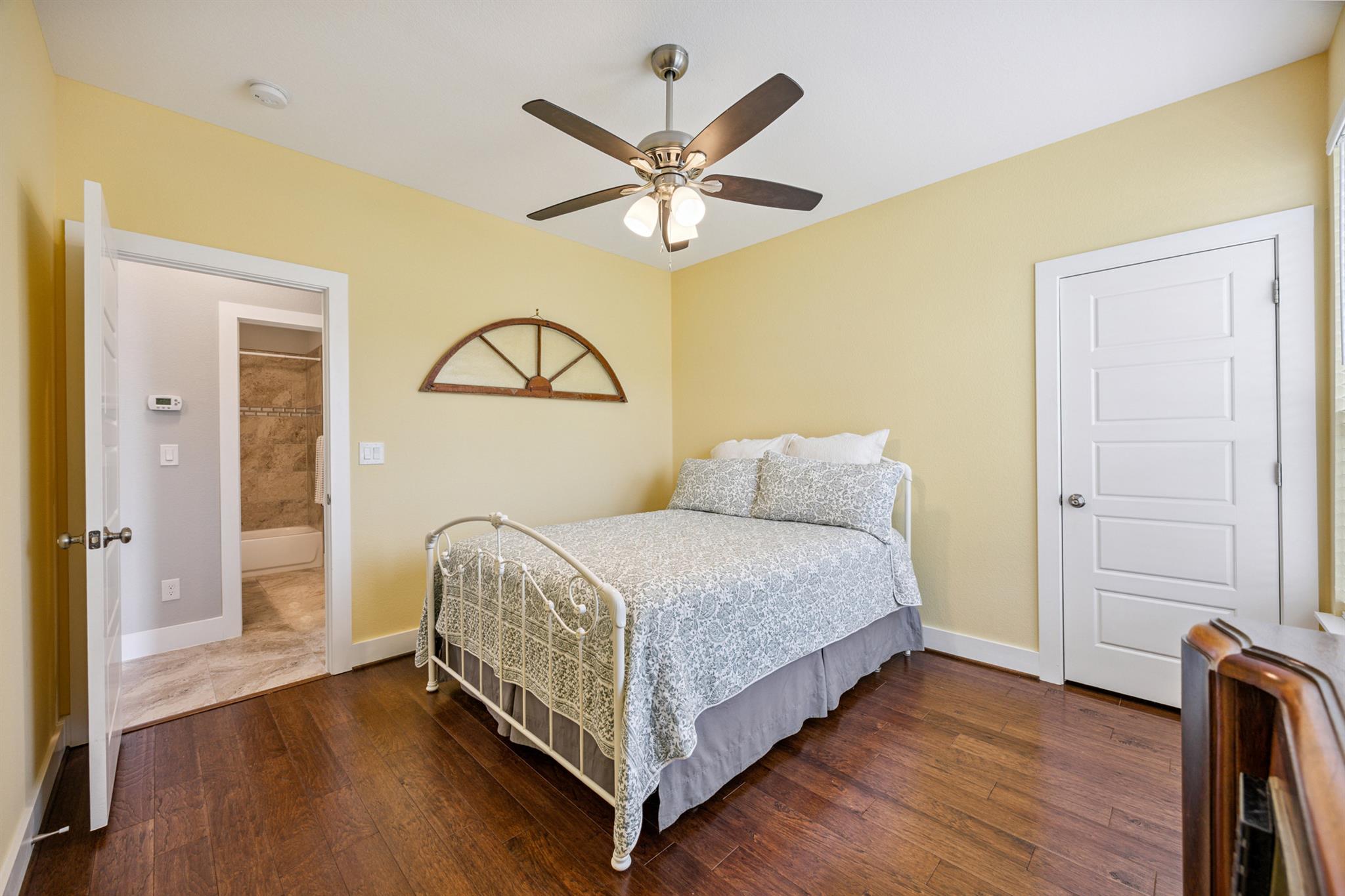 206 N Augusta Dr, Point Venture, TX 78645