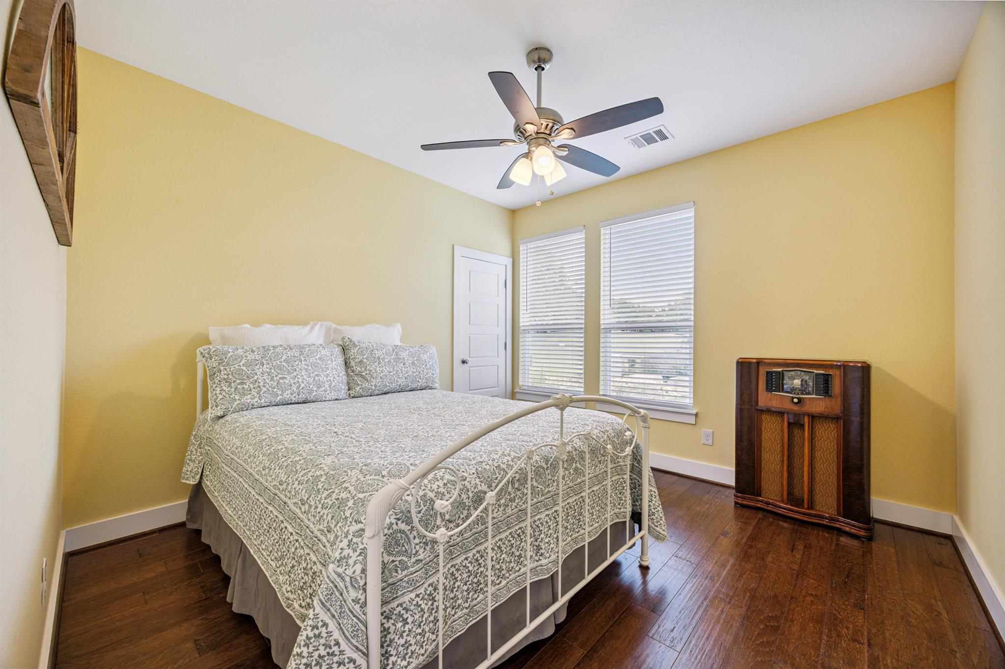 206 N Augusta Dr, Point Venture, TX 78645
