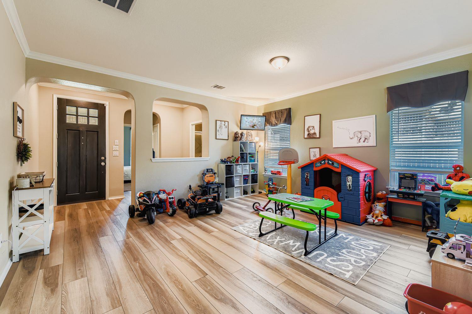 265 Kat Garnet Dr, Kyle, TX 78640