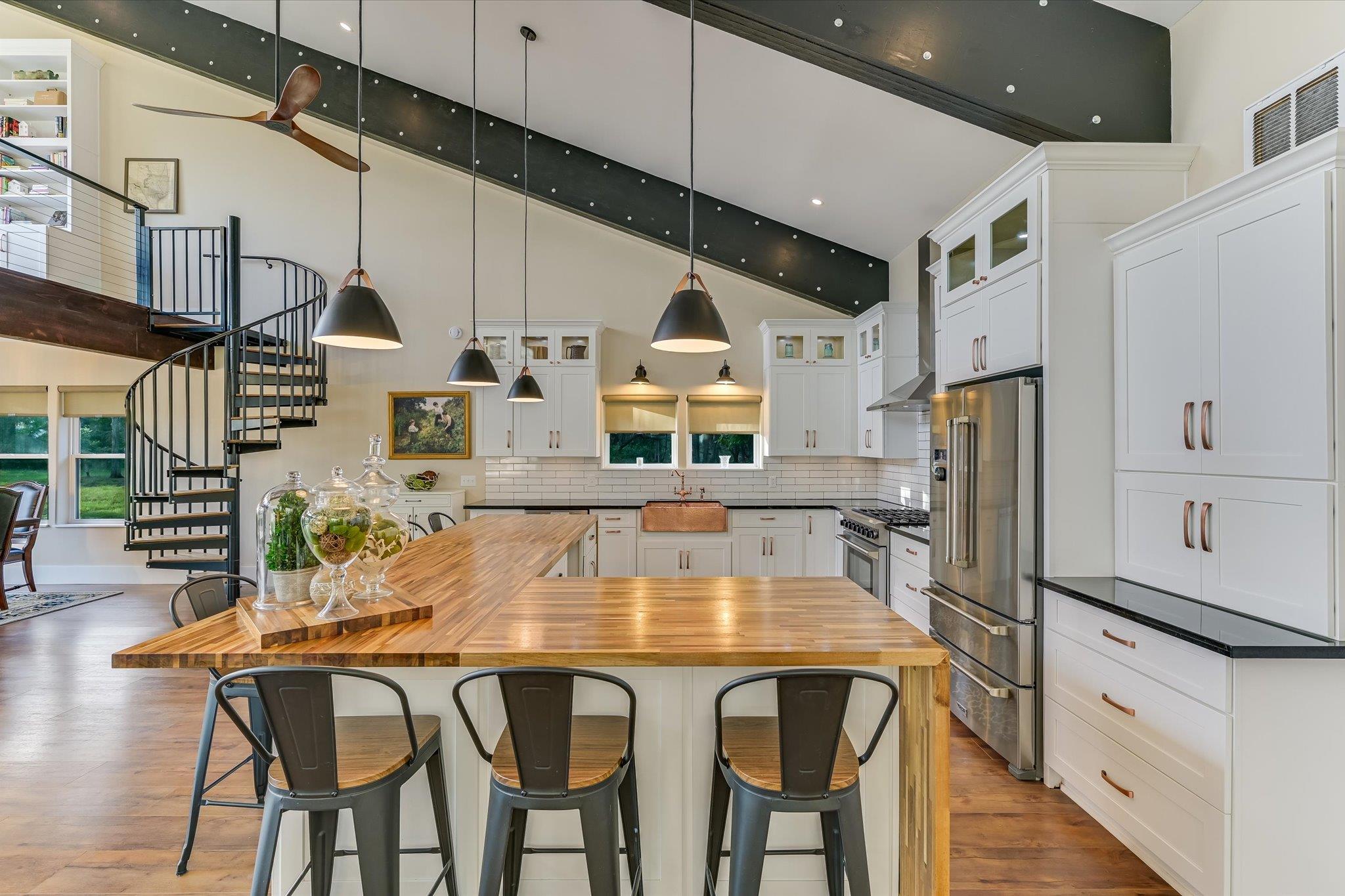 2220 Pump Station Rd, Wimberley, TX 78676