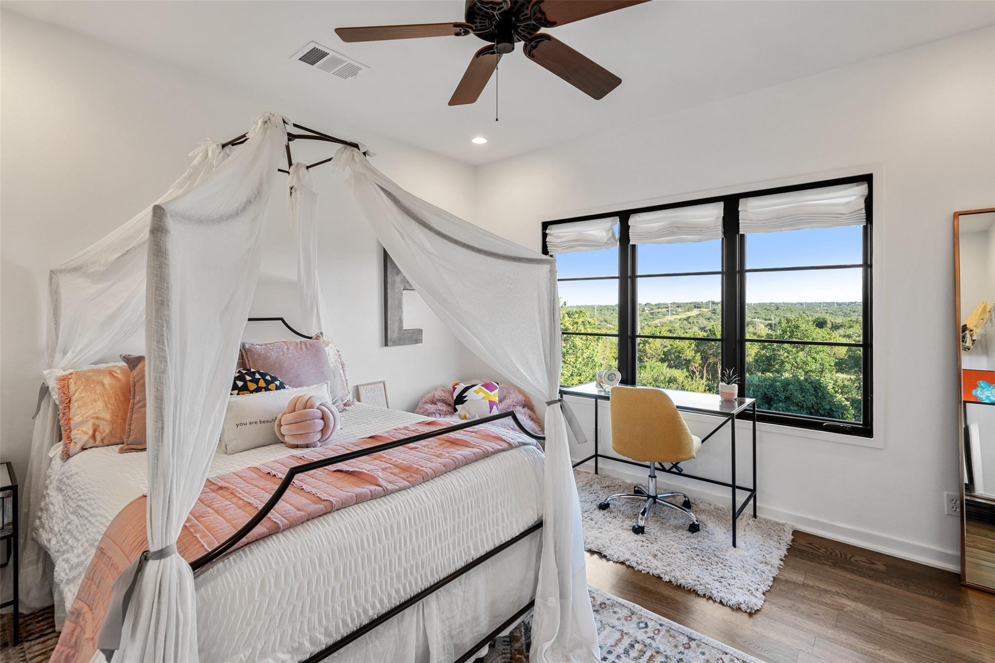 205 Hi Ridge Rd, Horseshoe Bay, TX 78657