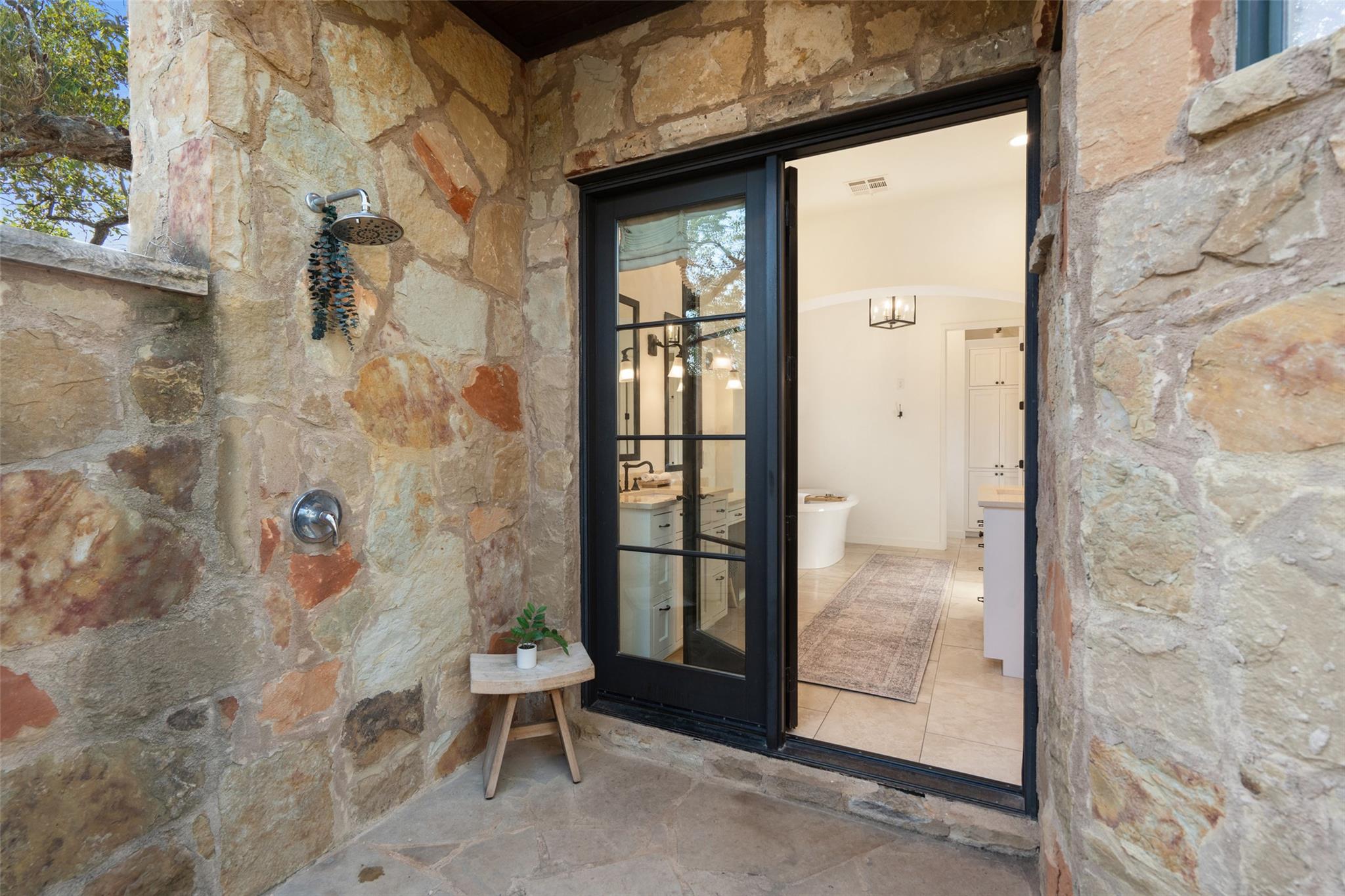 205 Hi Ridge Rd, Horseshoe Bay, TX 78657