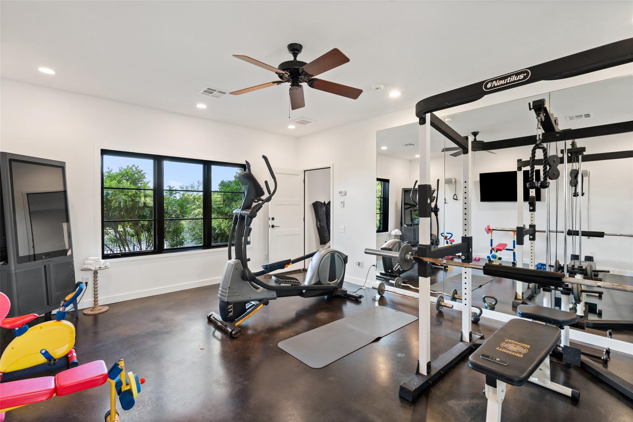 205 Hi Ridge Rd, Horseshoe Bay, TX 78657