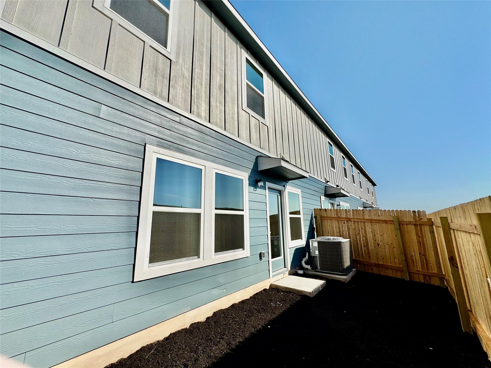 12807 Village Spun Plz, Buda, TX 78610