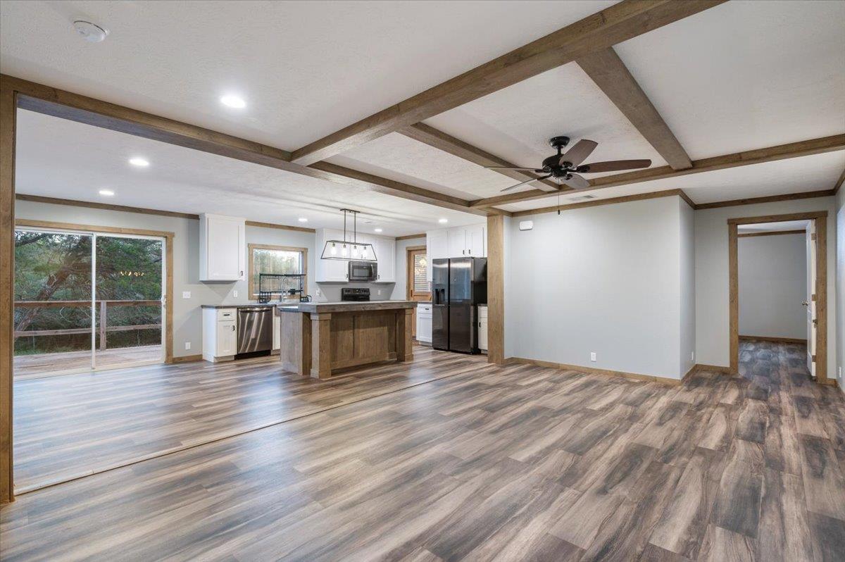 224 Demerson Ln, La Grange, TX 78945