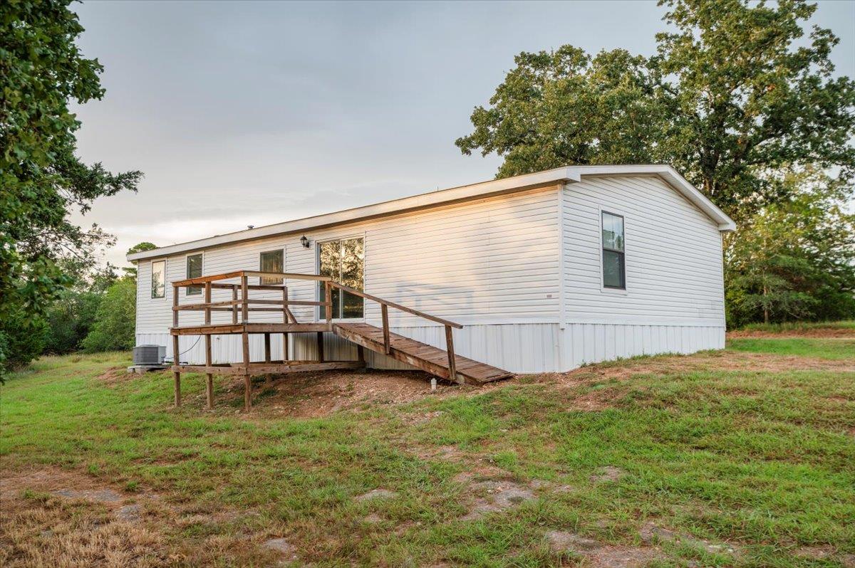 224 Demerson Ln, La Grange, TX 78945