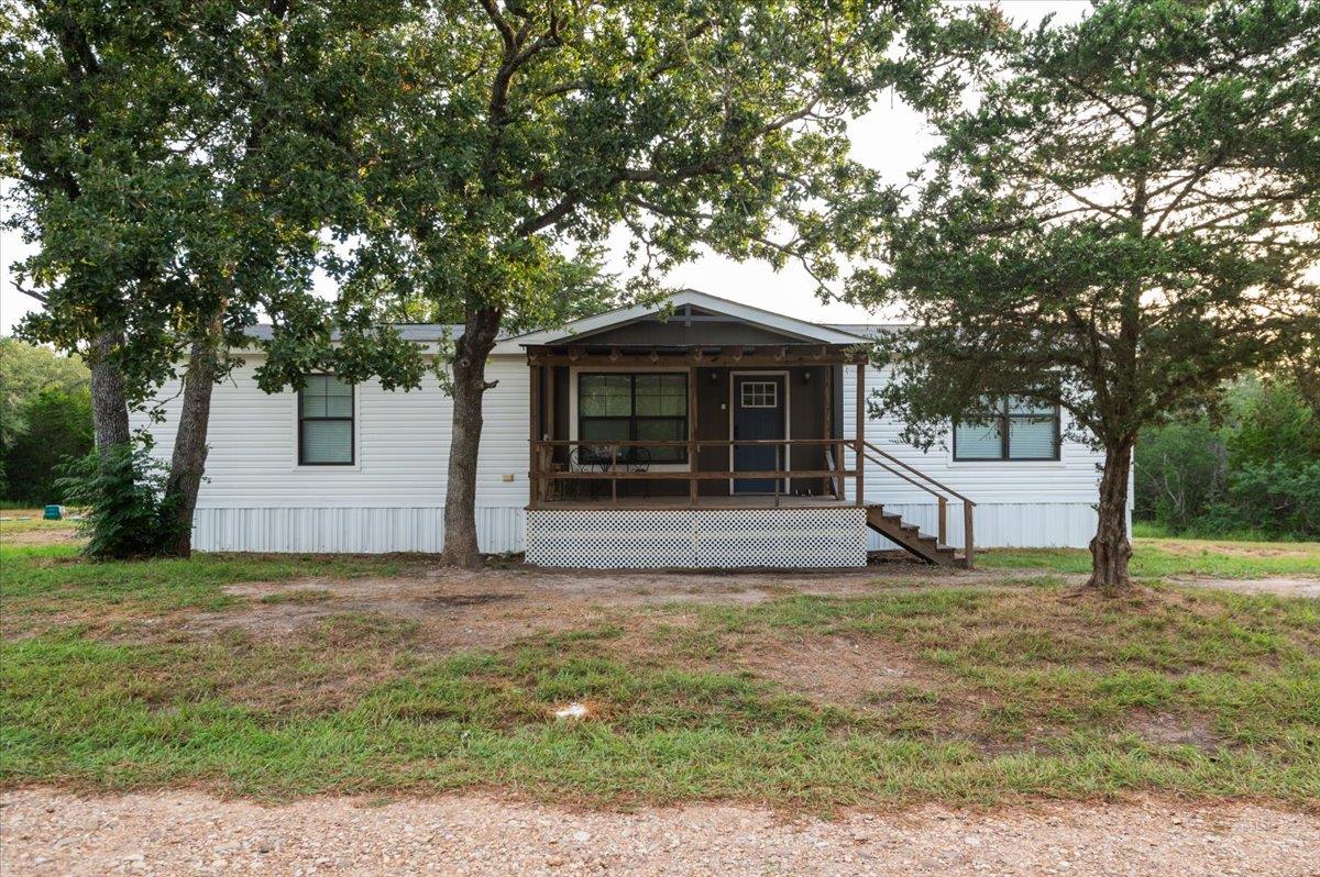 224 Demerson Ln, La Grange, TX 78945