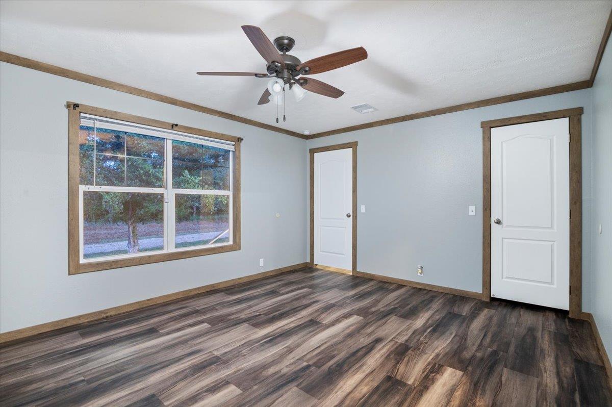 224 Demerson Ln, La Grange, TX 78945