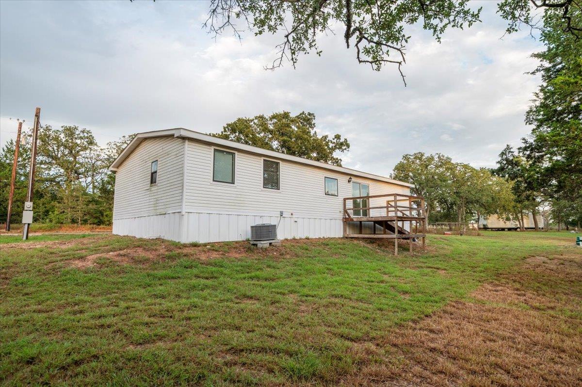 224 Demerson Ln, La Grange, TX 78945