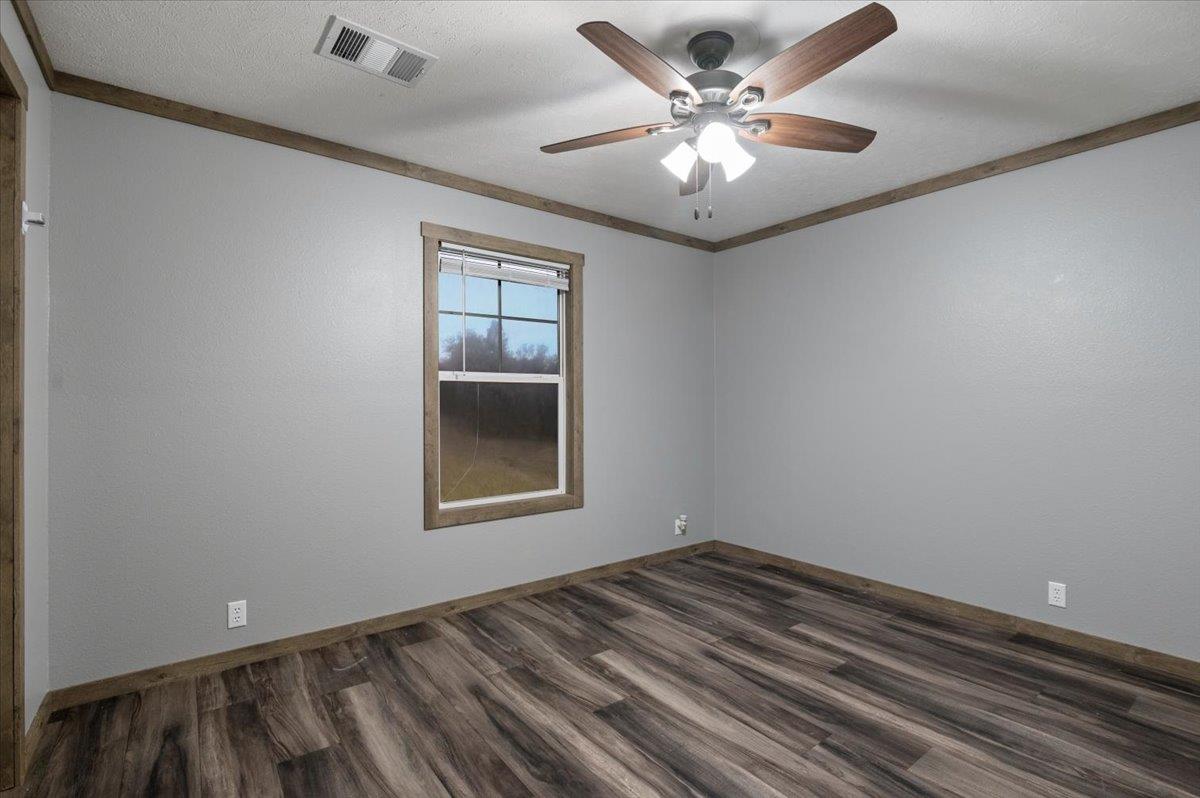 224 Demerson Ln, La Grange, TX 78945