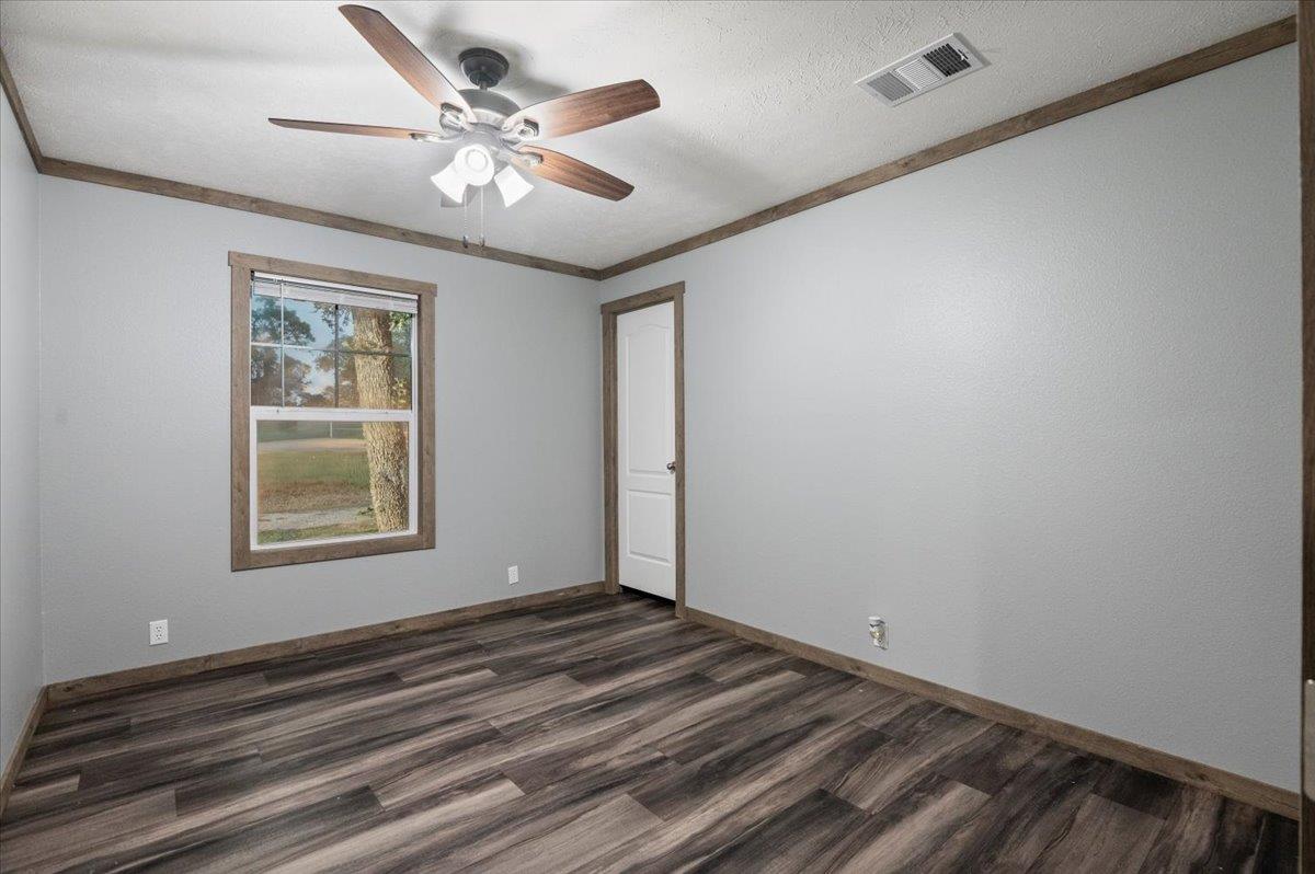 224 Demerson Ln, La Grange, TX 78945