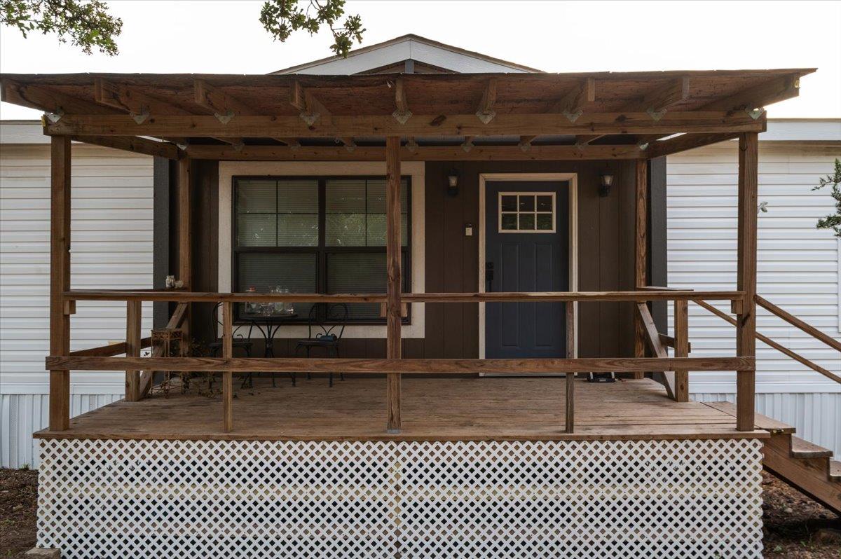 224 Demerson Ln, La Grange, TX 78945