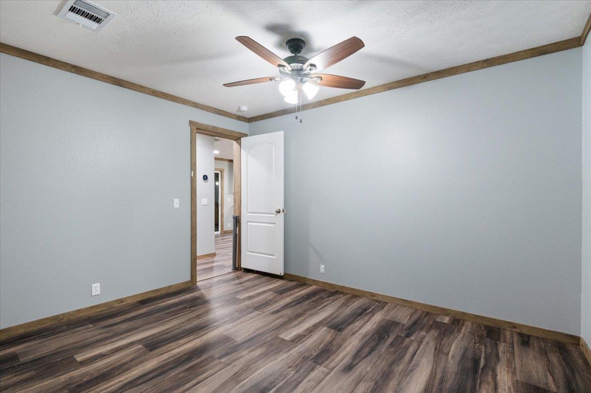 224 Demerson Ln, La Grange, TX 78945