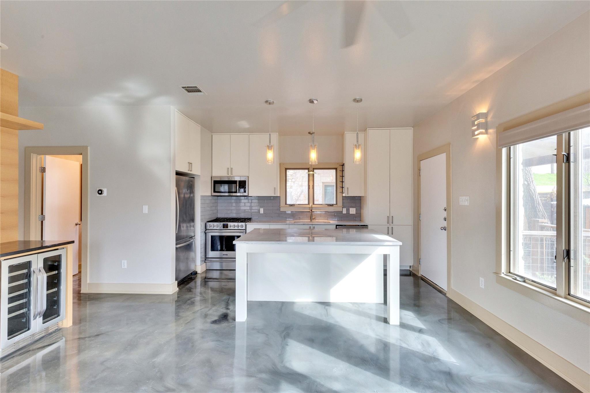 3009 S 4th St # A, Austin, TX 78704