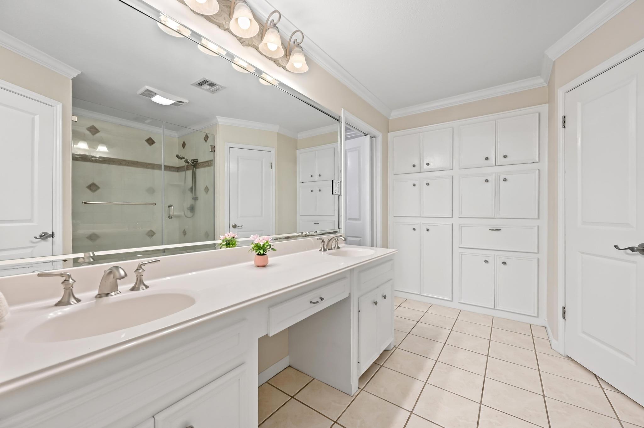 11001 Spicewood Club Dr, Austin, TX 78750