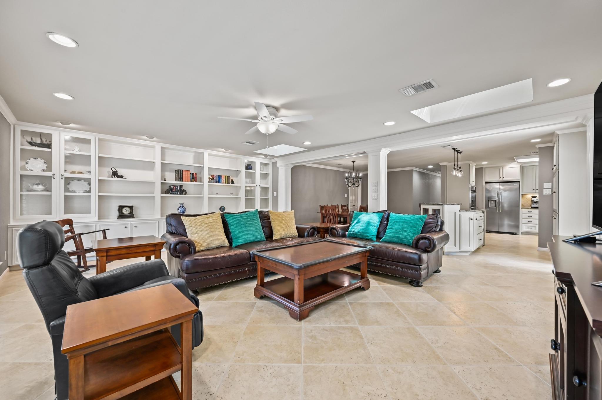 11001 Spicewood Club Dr, Austin, TX 78750