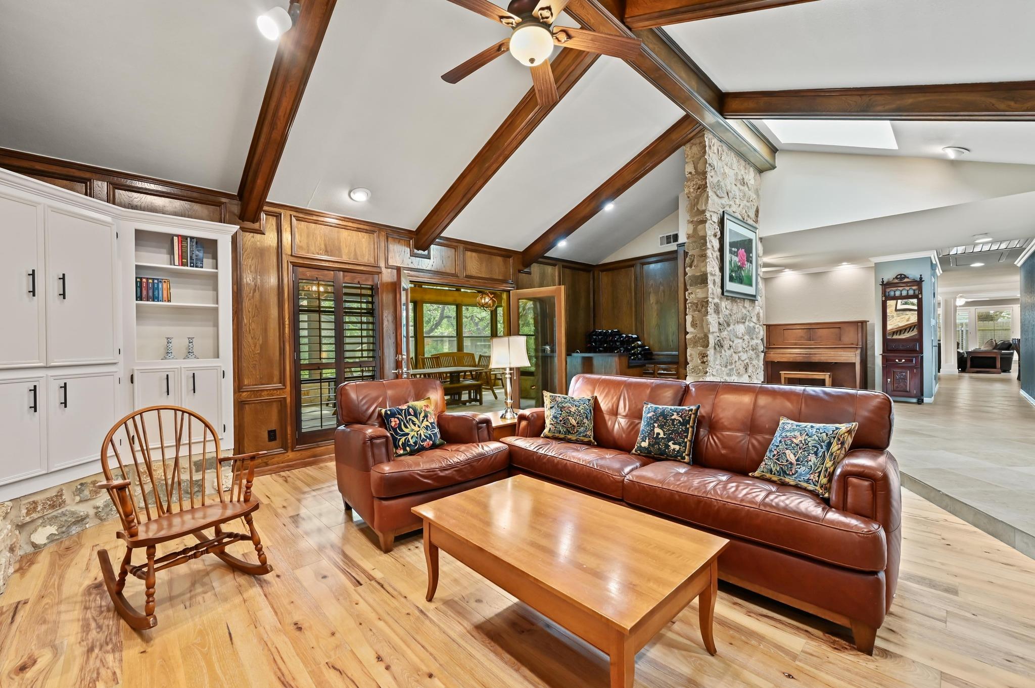 11001 Spicewood Club Dr, Austin, TX 78750