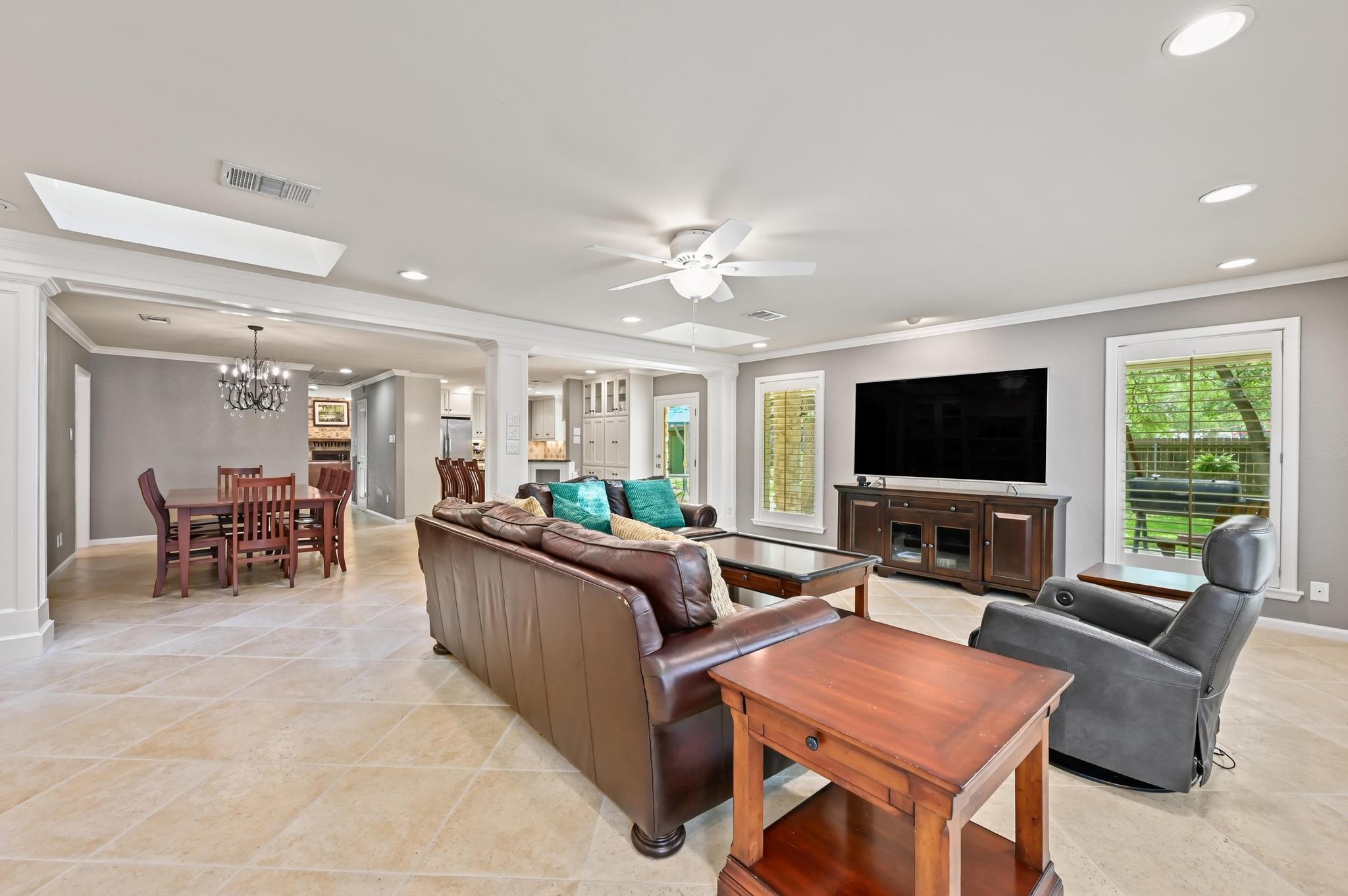 11001 Spicewood Club Dr, Austin, TX 78750