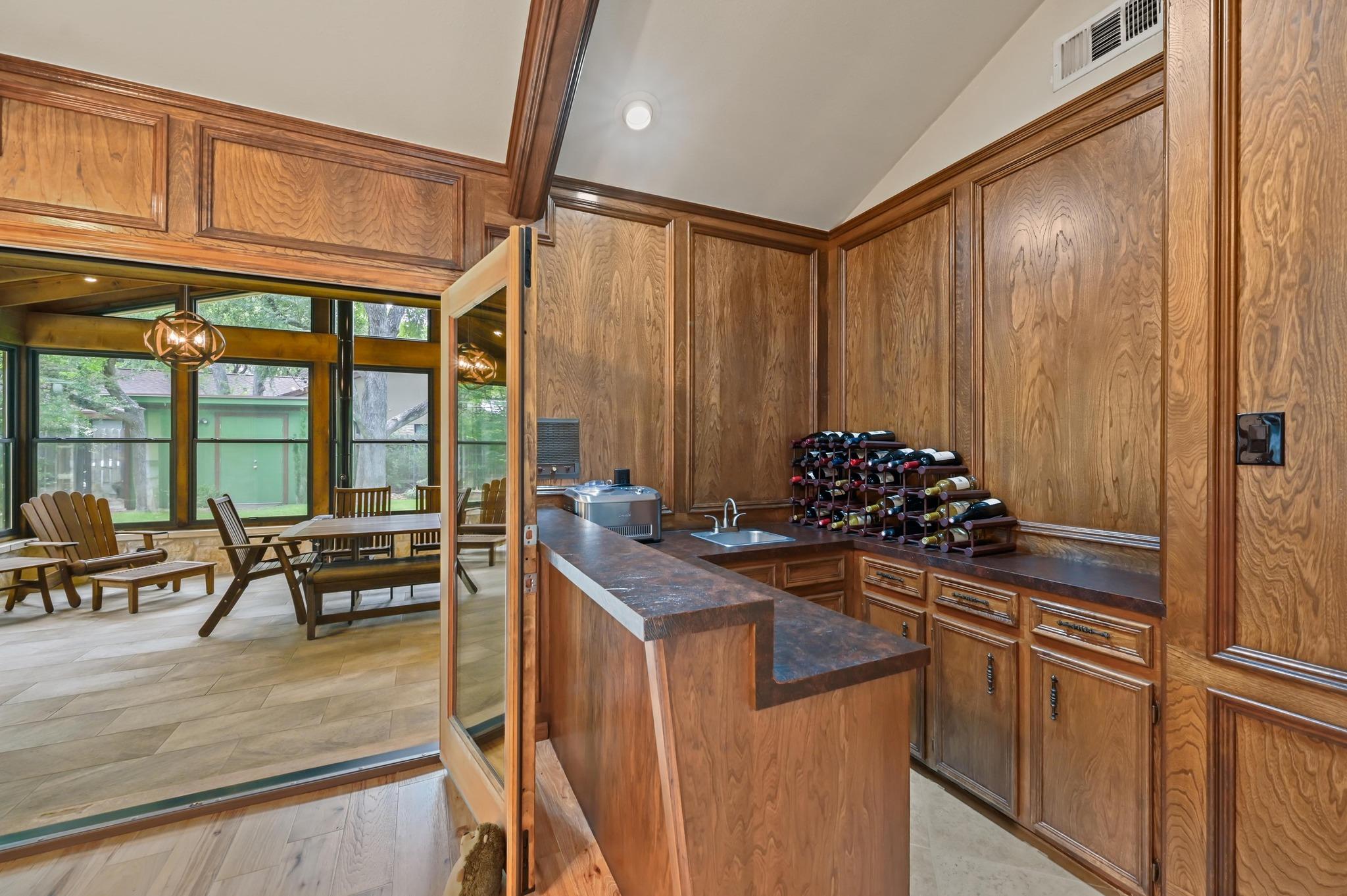 11001 Spicewood Club Dr, Austin, TX 78750