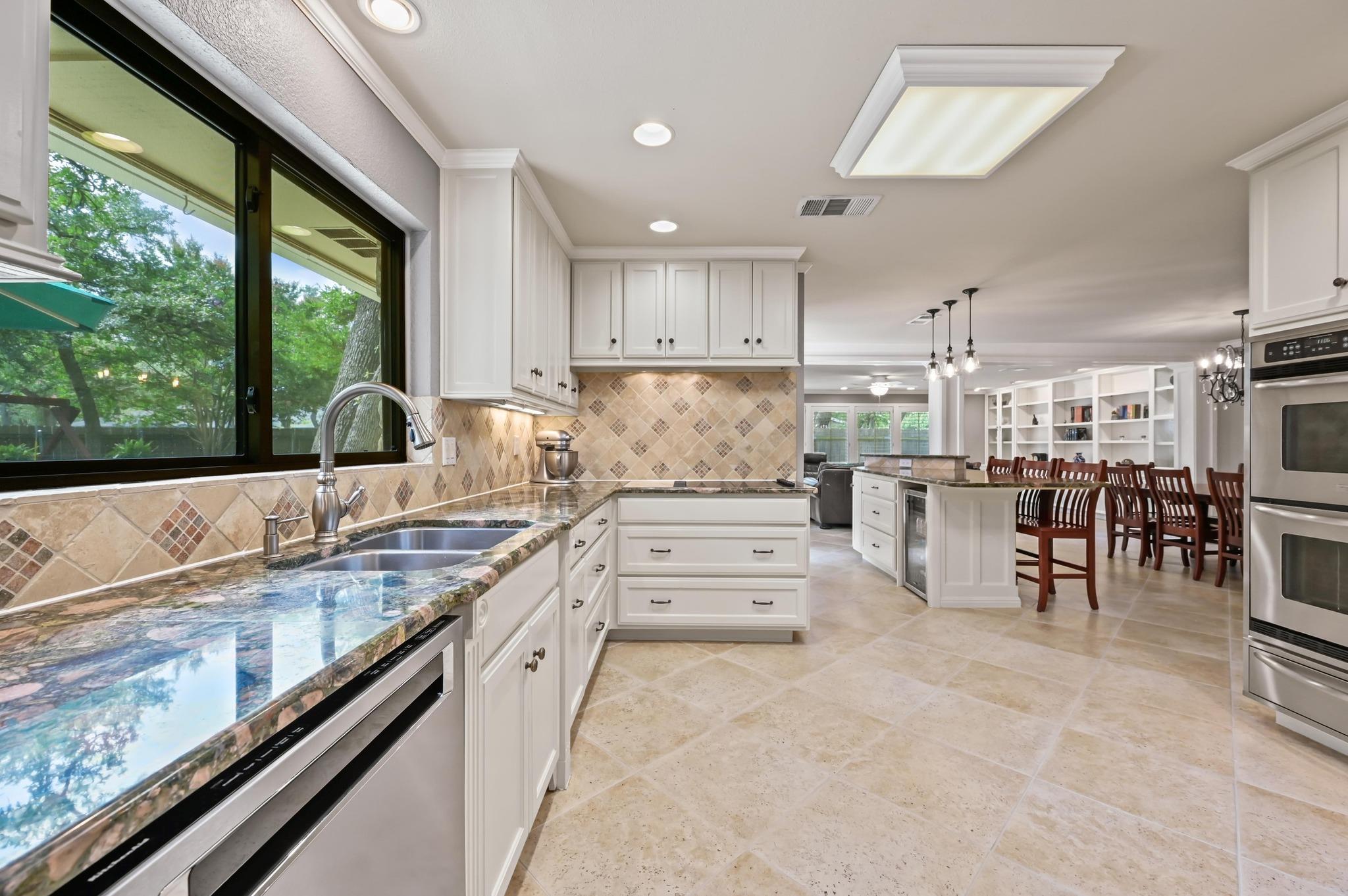 11001 Spicewood Club Dr, Austin, TX 78750