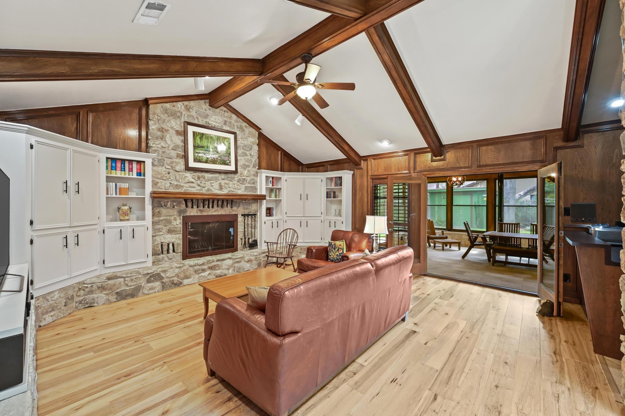 11001 Spicewood Club Dr, Austin, TX 78750