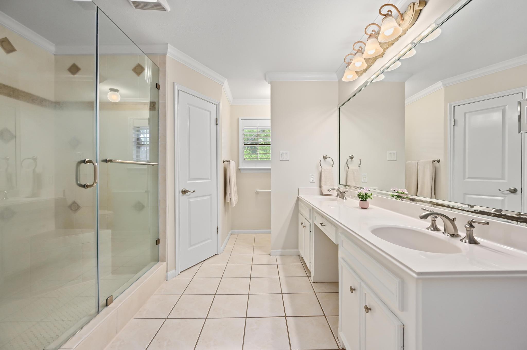 11001 Spicewood Club Dr, Austin, TX 78750