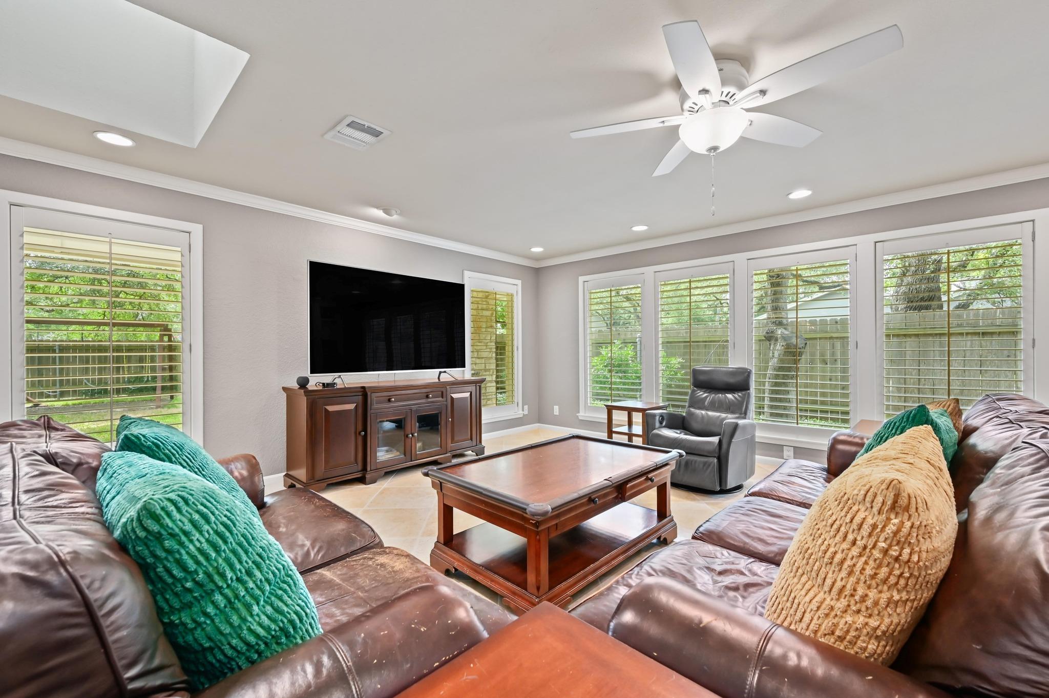 11001 Spicewood Club Dr, Austin, TX 78750