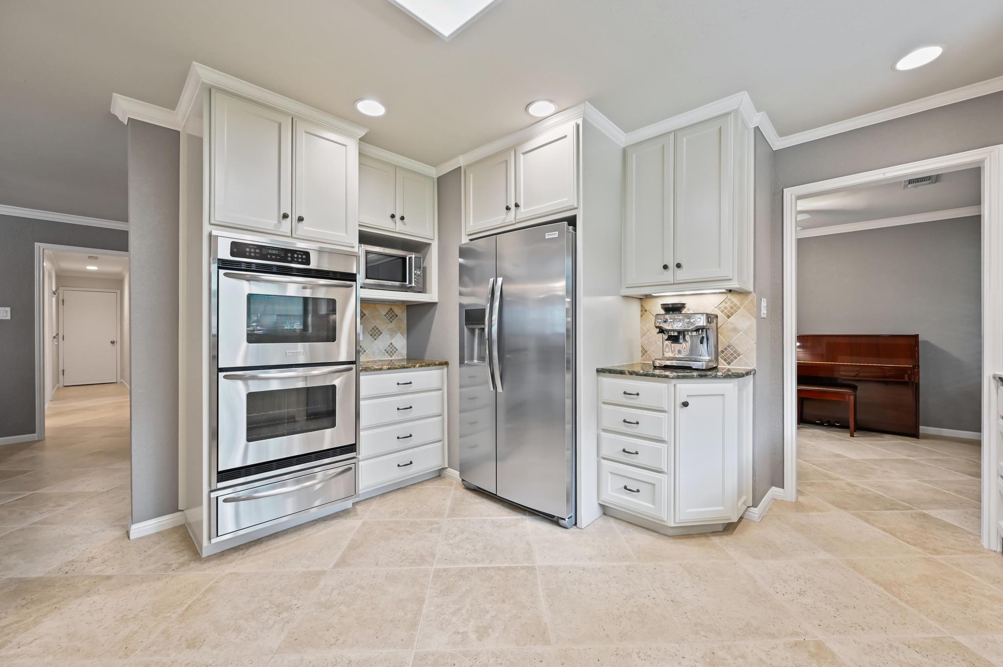 11001 Spicewood Club Dr, Austin, TX 78750