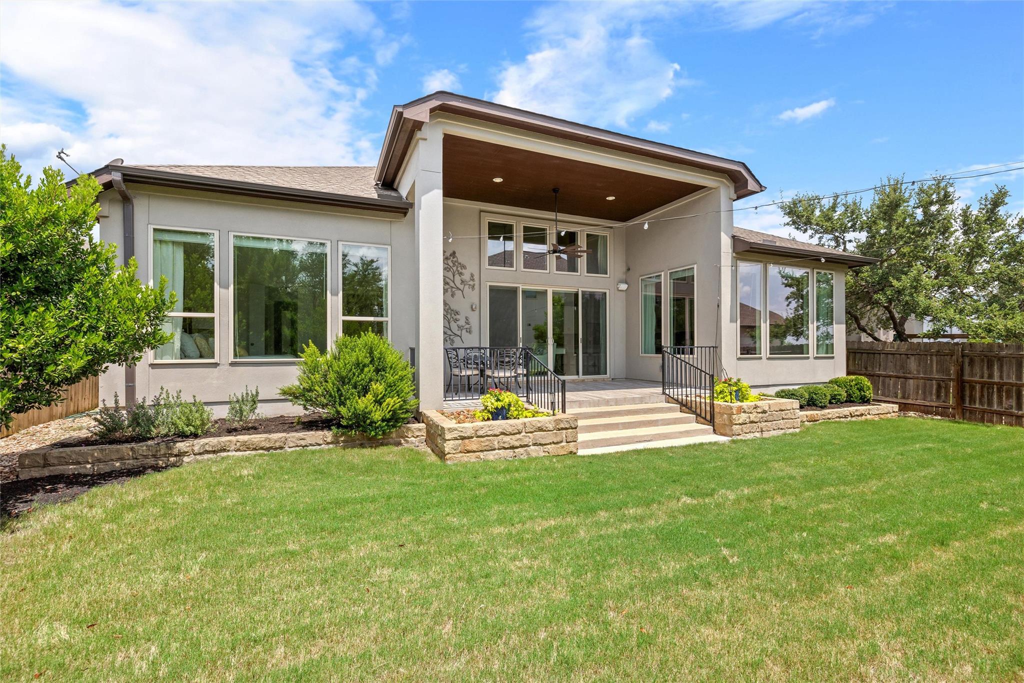 524 Mendocino Ln, Austin, TX 78737
