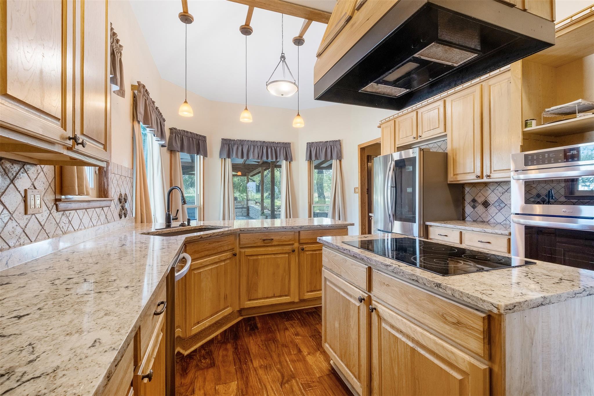 360 Sunset Rdg, Liberty Hill, TX 78642