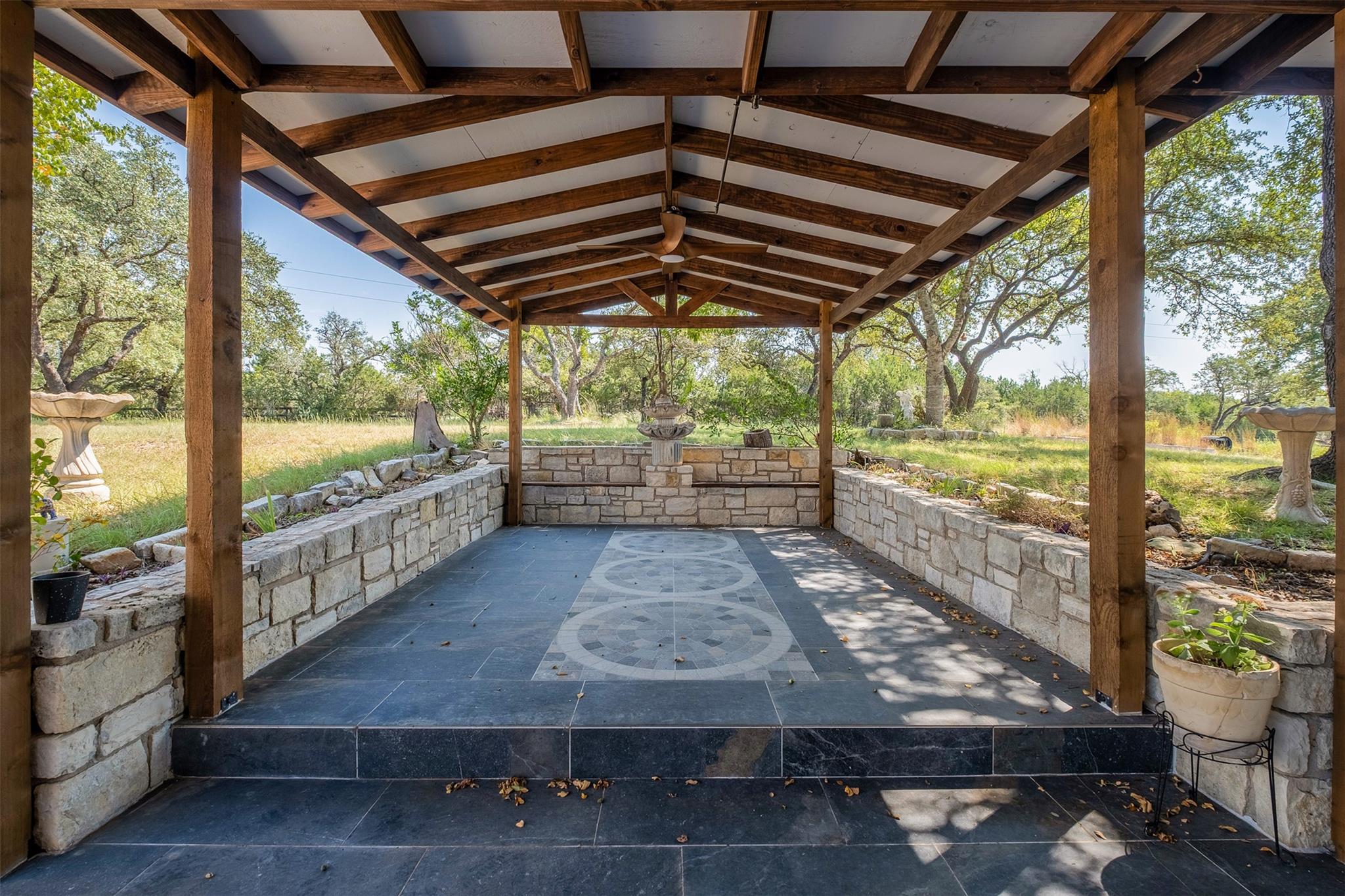 360 Sunset Rdg, Liberty Hill, TX 78642