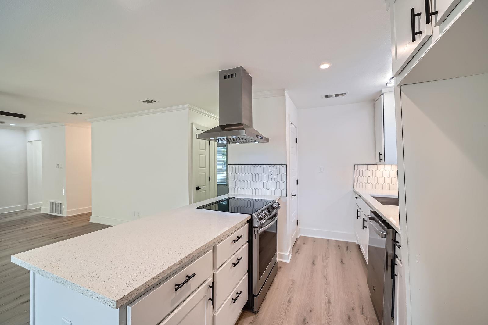 6102 Amber Pass, Austin, TX 78745