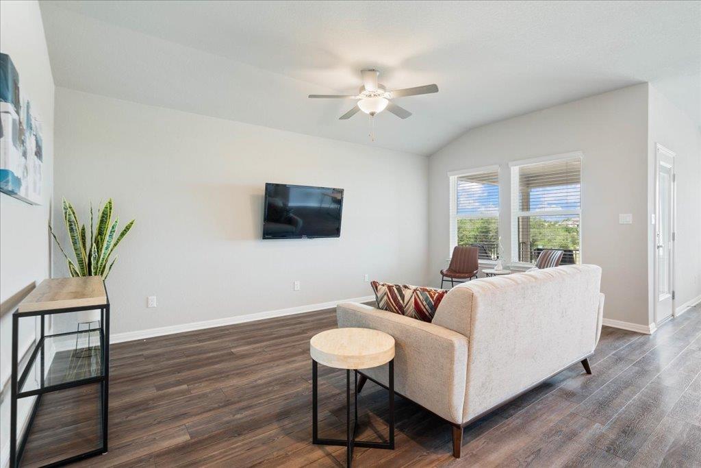 111 El Capitan Loop, Dripping Springs, TX 78620