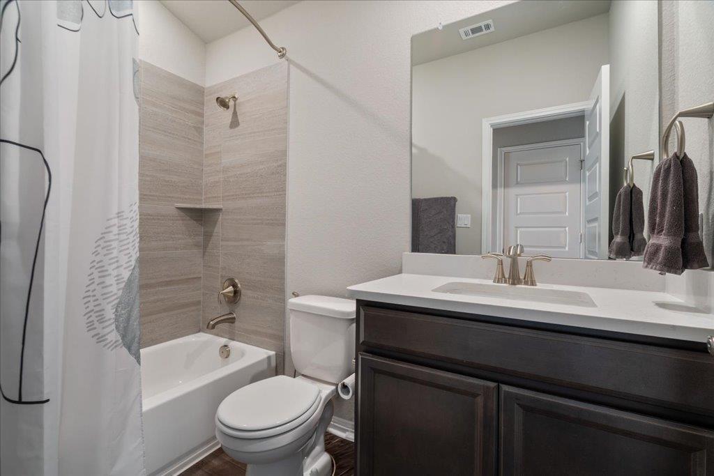 111 El Capitan Loop, Dripping Springs, TX 78620