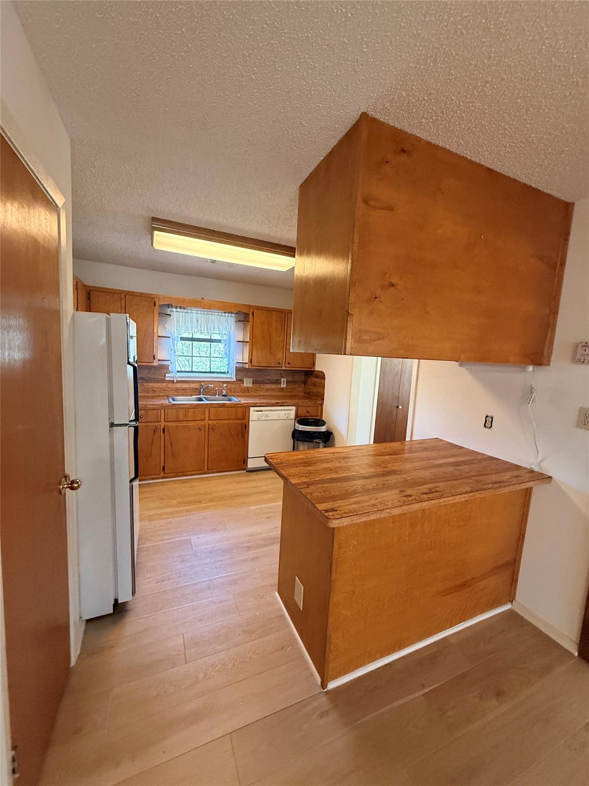 23709 NE Circle Dr, Marble Falls, TX 78654