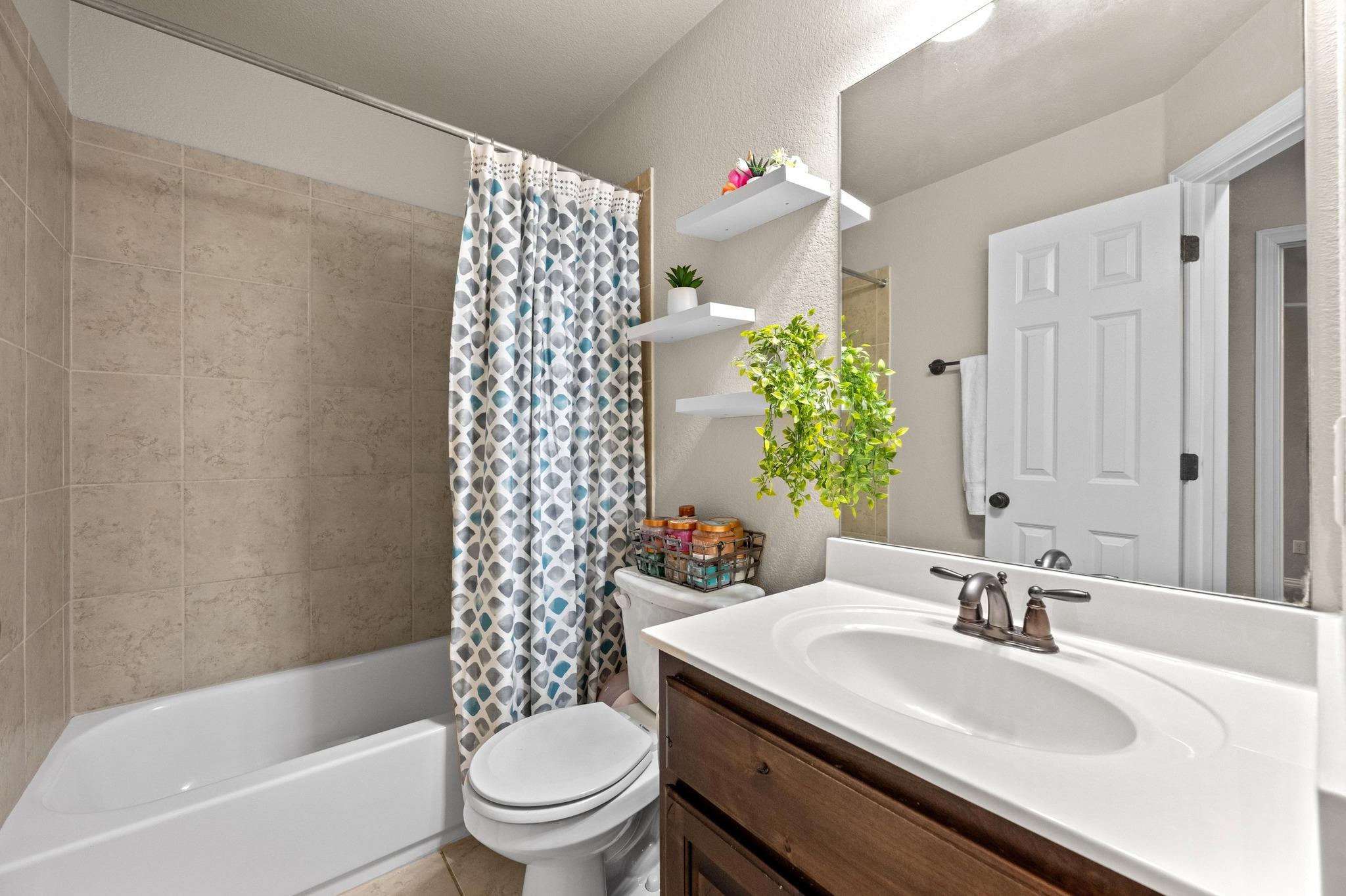 5400 Coral Bean Cv, Spicewood, TX 78669